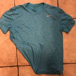 Men’s Nike dry fit shirt